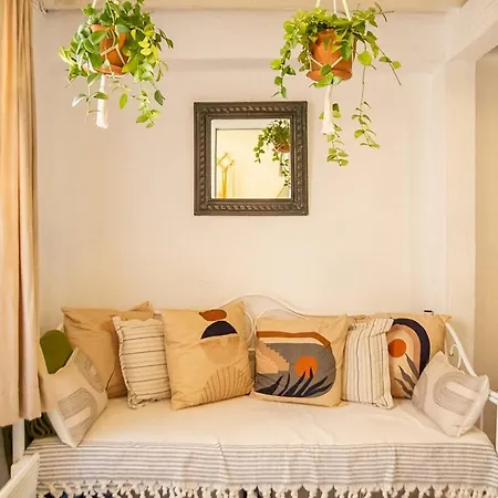Eco-friendly House With Authentic Design In Urla Apartamento *